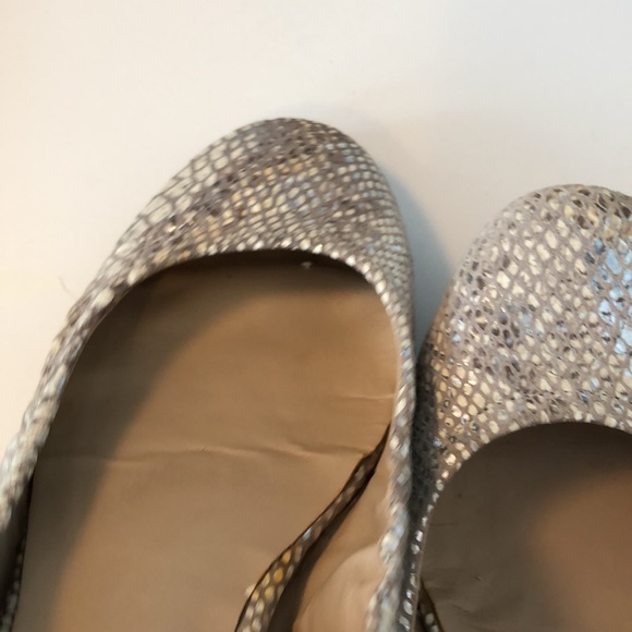 Neutral, metallic, snakeskin patterned flats - Picture 7 of 12